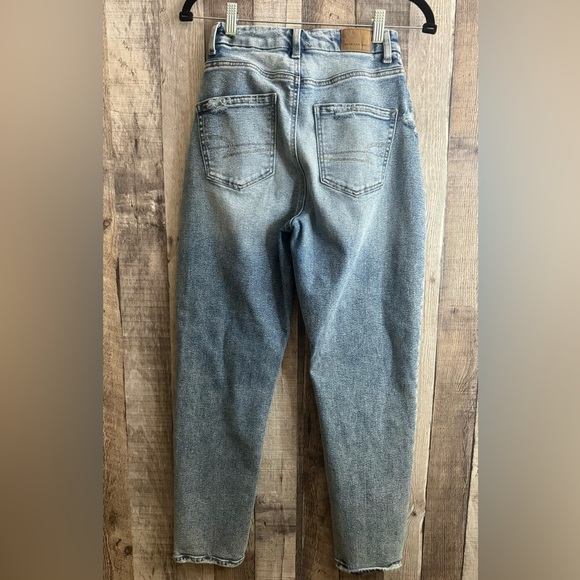 American Eagle Straight Curvy High Rise Mom Jeans - Picture 2 of 7